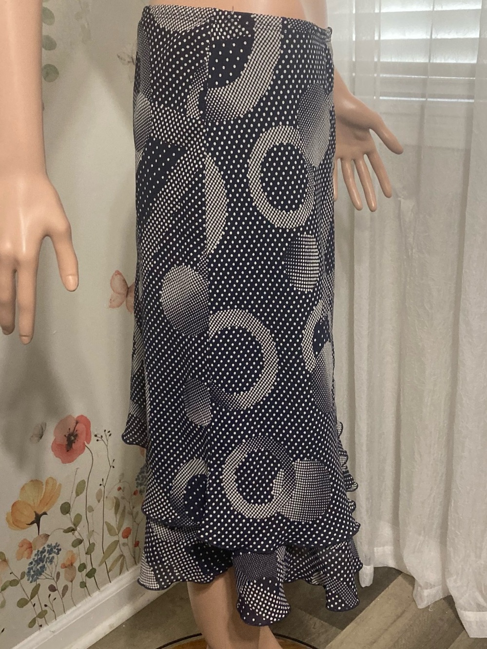 💎 Sz 10P Tailor B. Moss Navy & White Polka Dot Geometric Midi Skirt Ruffle Hem - Picture 2 of 4